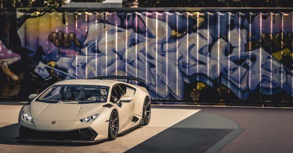 Are Lamborghinis Manual?