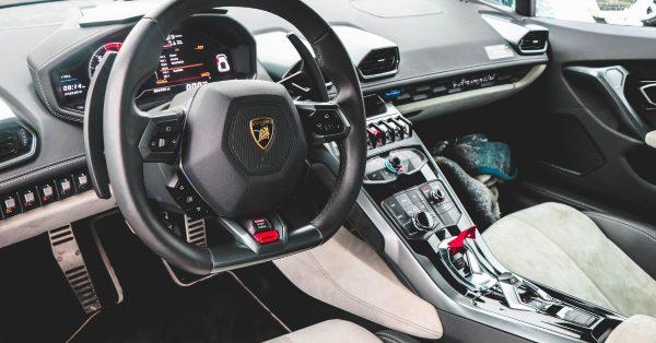 Is Lamborghini Huracan Interior Comfortable?
