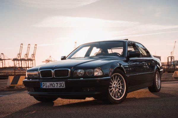 What Engine Does A BMW 1999 Have?