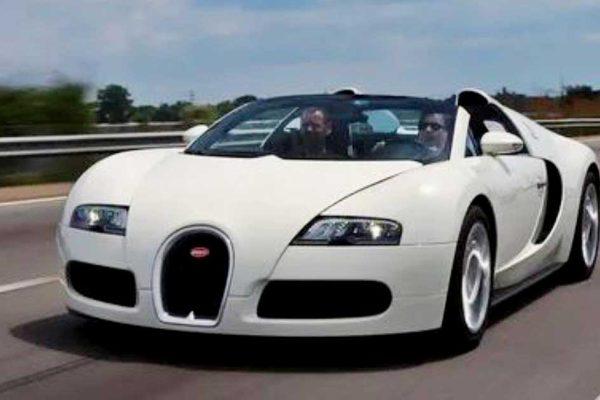 How Fast is the 2011 Bugatti Veyron?