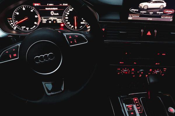 Know the Features of Audi r8 Interior