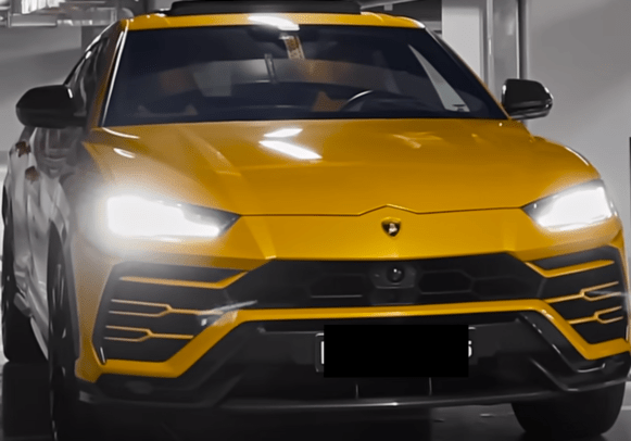 The 2022 Lamborghini Urus: A Masterpiece of Performance